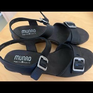 Munro Marci Leather Wedge Sandals *Brand New*